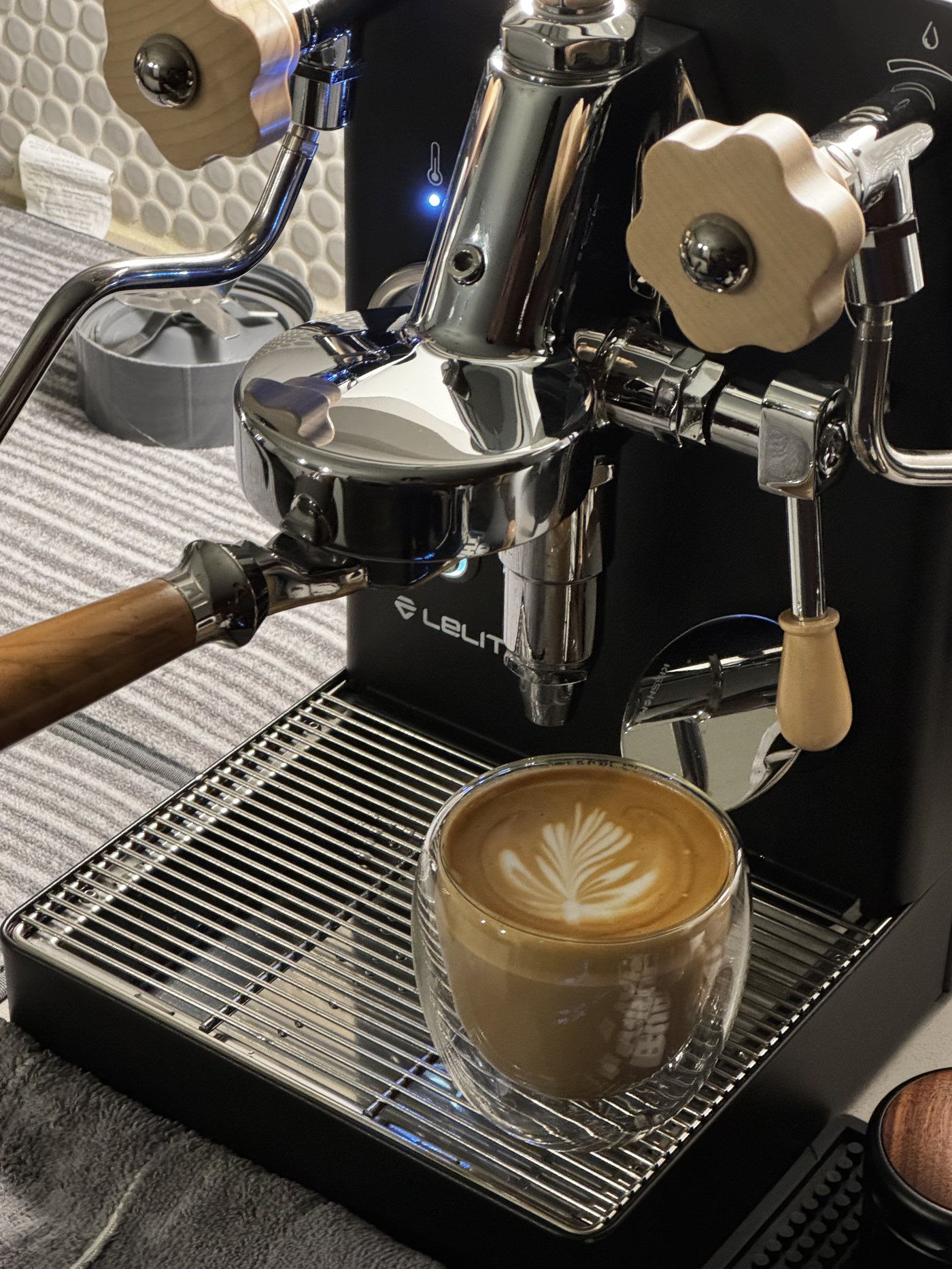 Espresso pull on a Lelit machine
